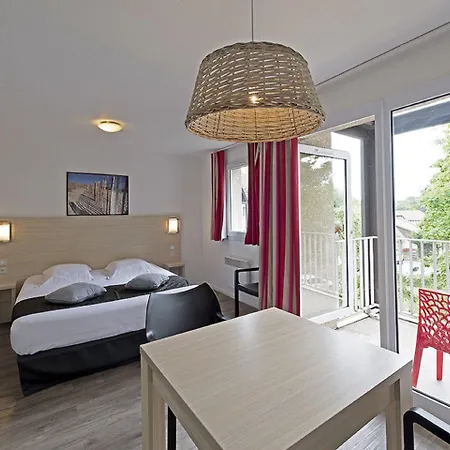 ヒッポテル アパートホテル 2*