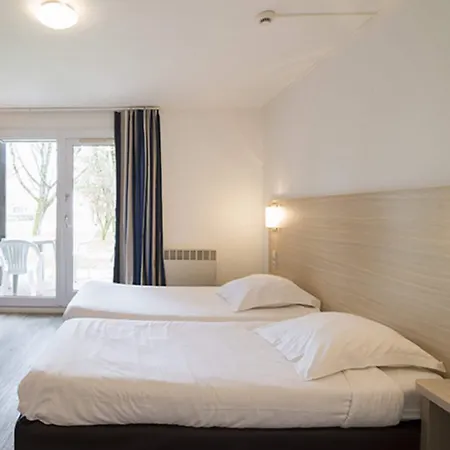 ヒッポテル アパートホテル